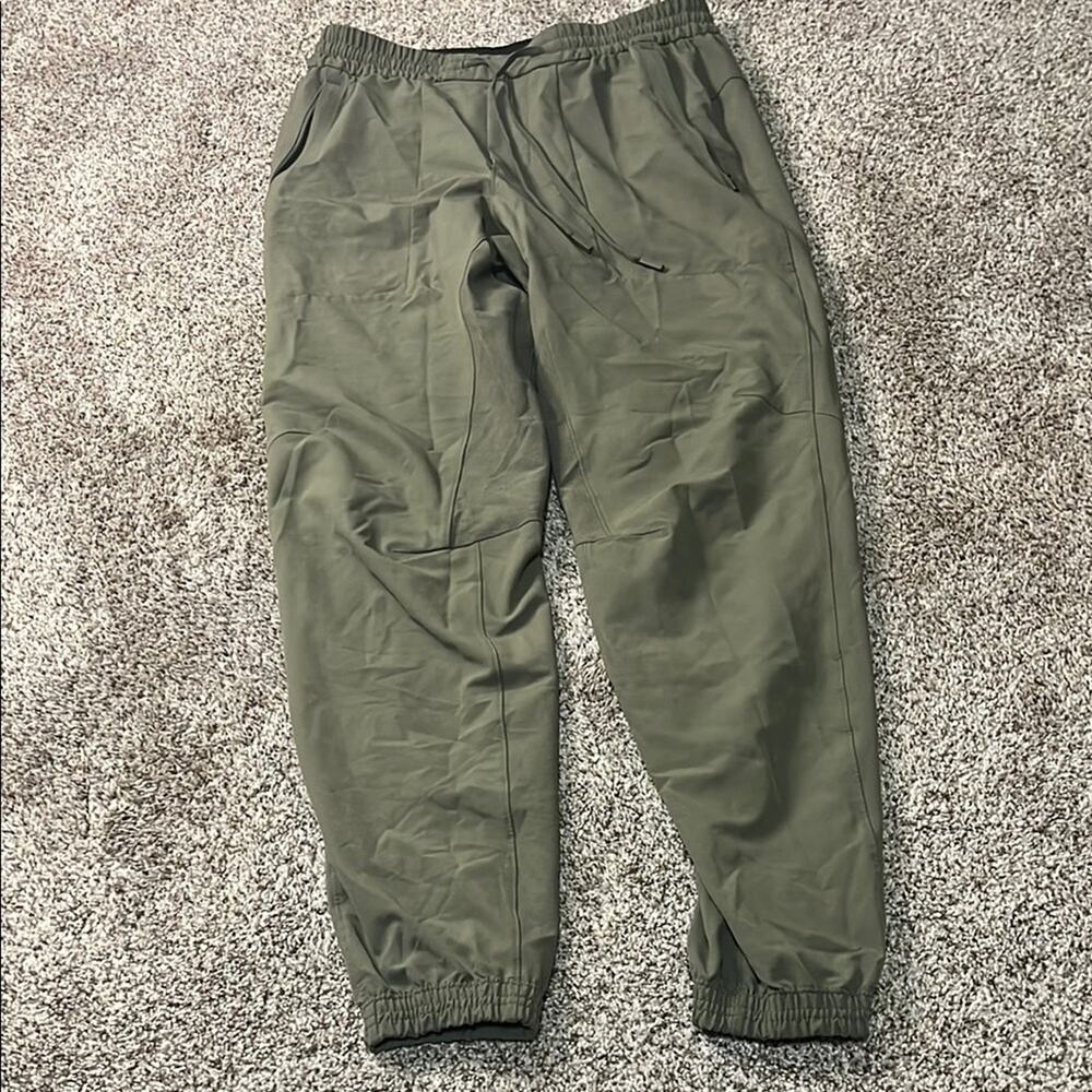 Lululemon Athletica Green Joggers with Elastic Waist